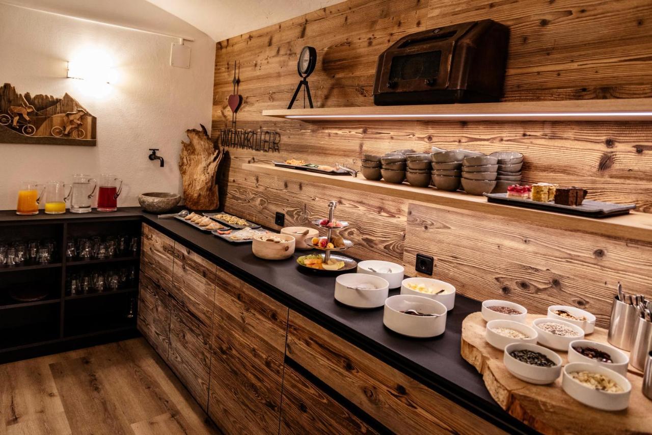 Appartement- Und Wellnesshotel Winkler Falzes Exterior foto