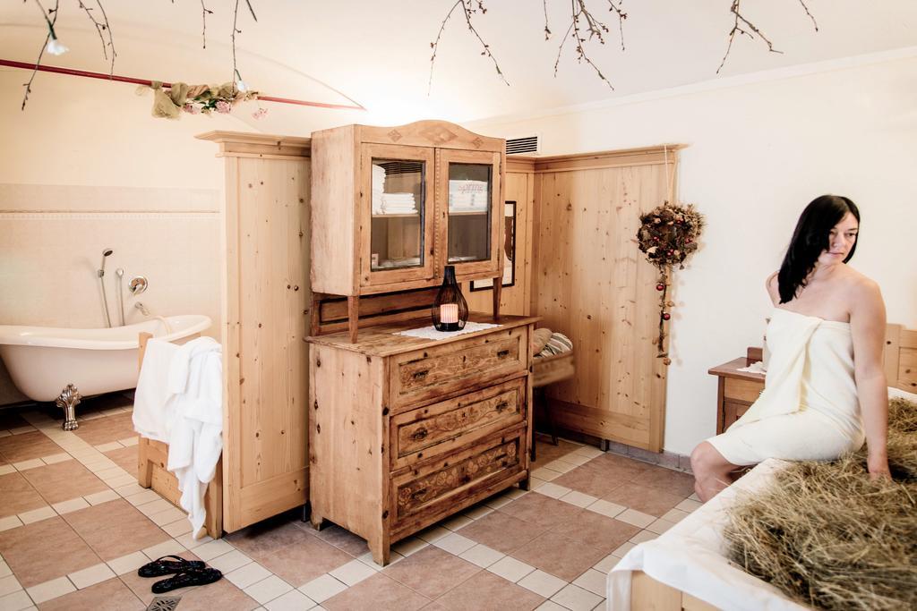 Appartement- Und Wellnesshotel Winkler Falzes Exterior foto